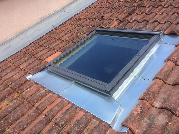 Remplacement de Velux avec étanchéité en zinc à Castanet Tolosan