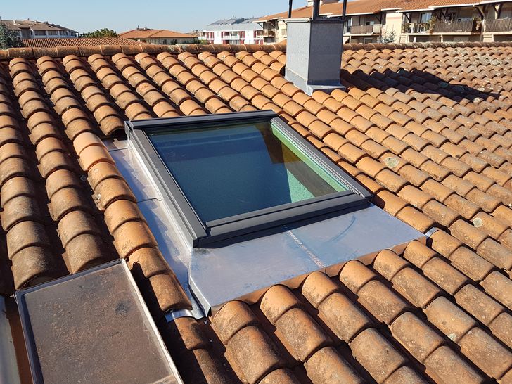 Remplacement de Velux avec étanchéité en zinc à TOULOUSE quartier Purpan